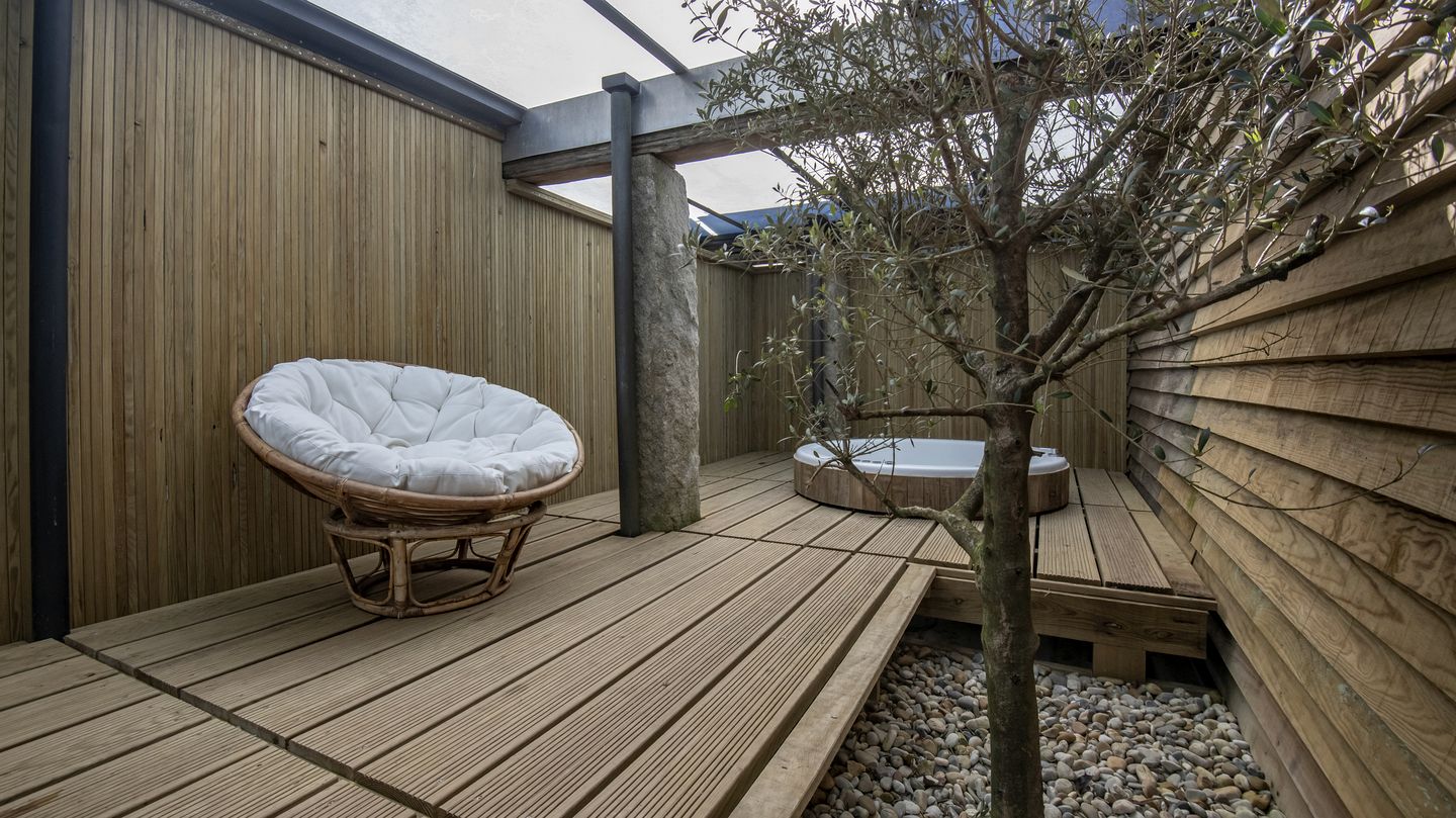 Traditional Cabin Rental with Modern Interior near Santiago de Compostela, Galicia
