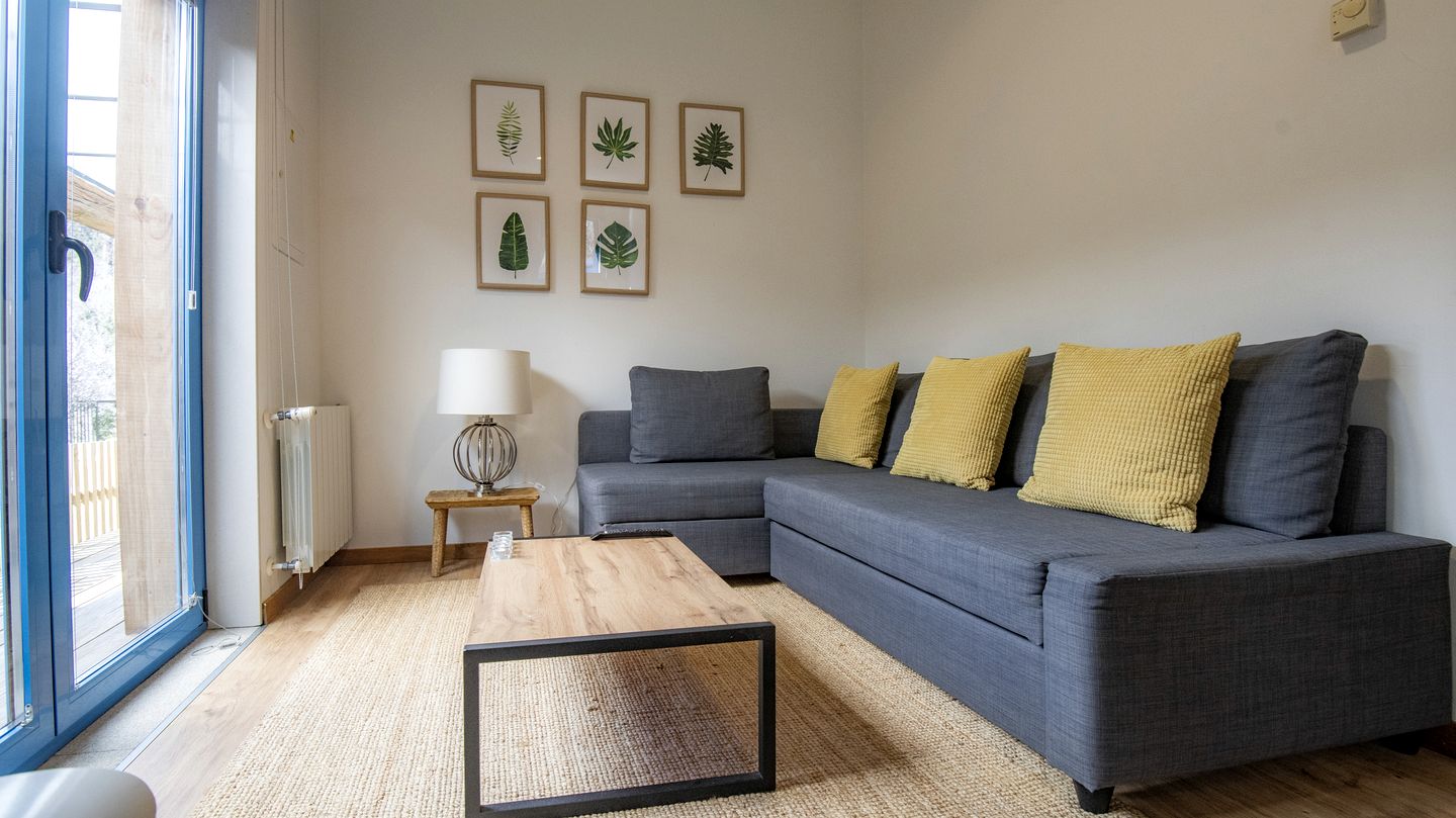 Traditional Cabin Rental with Modern Interior near Santiago de Compostela, Galicia