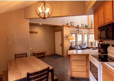 Eco-Friendly Cabin with Views of the Rocky Mountains in Colorado photo 5