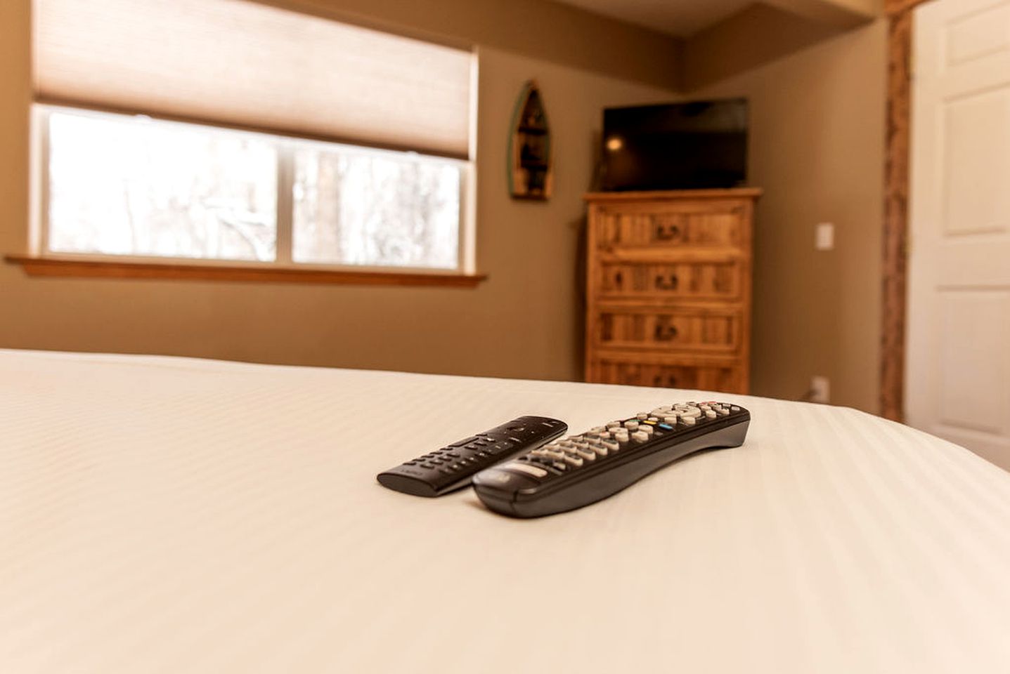 Beautiful Secluded Cabin with a Hot Tub near Monarch Mountain in Colorado