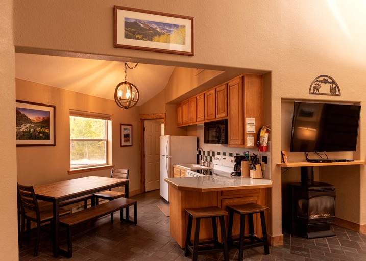 Cabins (Salida, Colorado, United States of America)