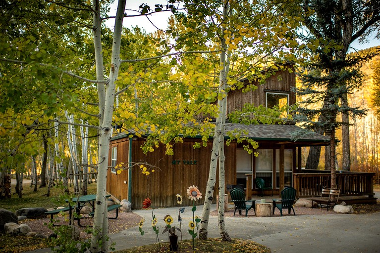 Cabins (Salida, Colorado, United States of America)