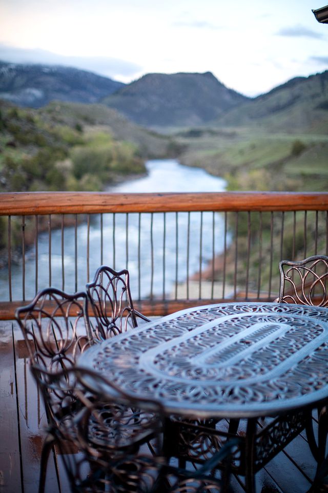 Charming Log Cabin near the Yellowstone River in Gardiner, Montana