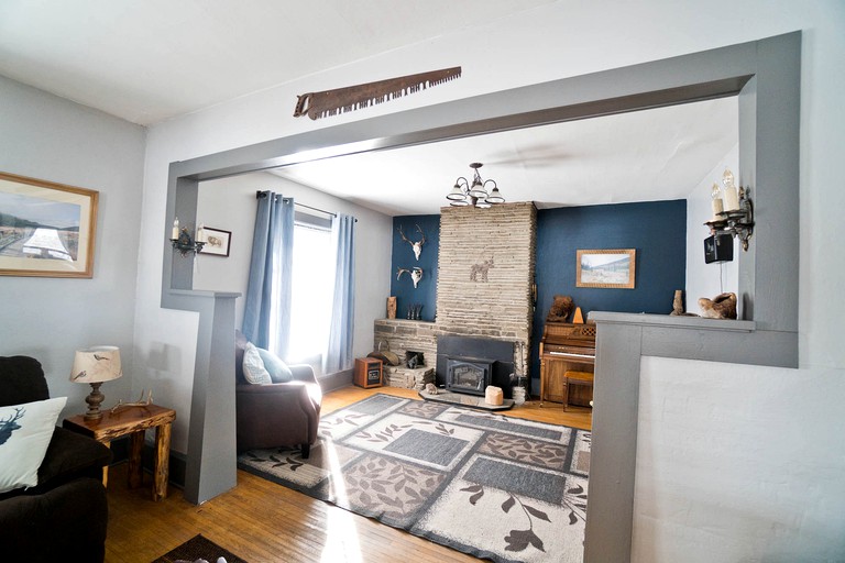 Log Cabins (Gardiner, Montana, United States of America)