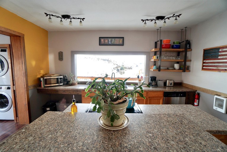 Log Cabins (Gardiner, Montana, United States of America)