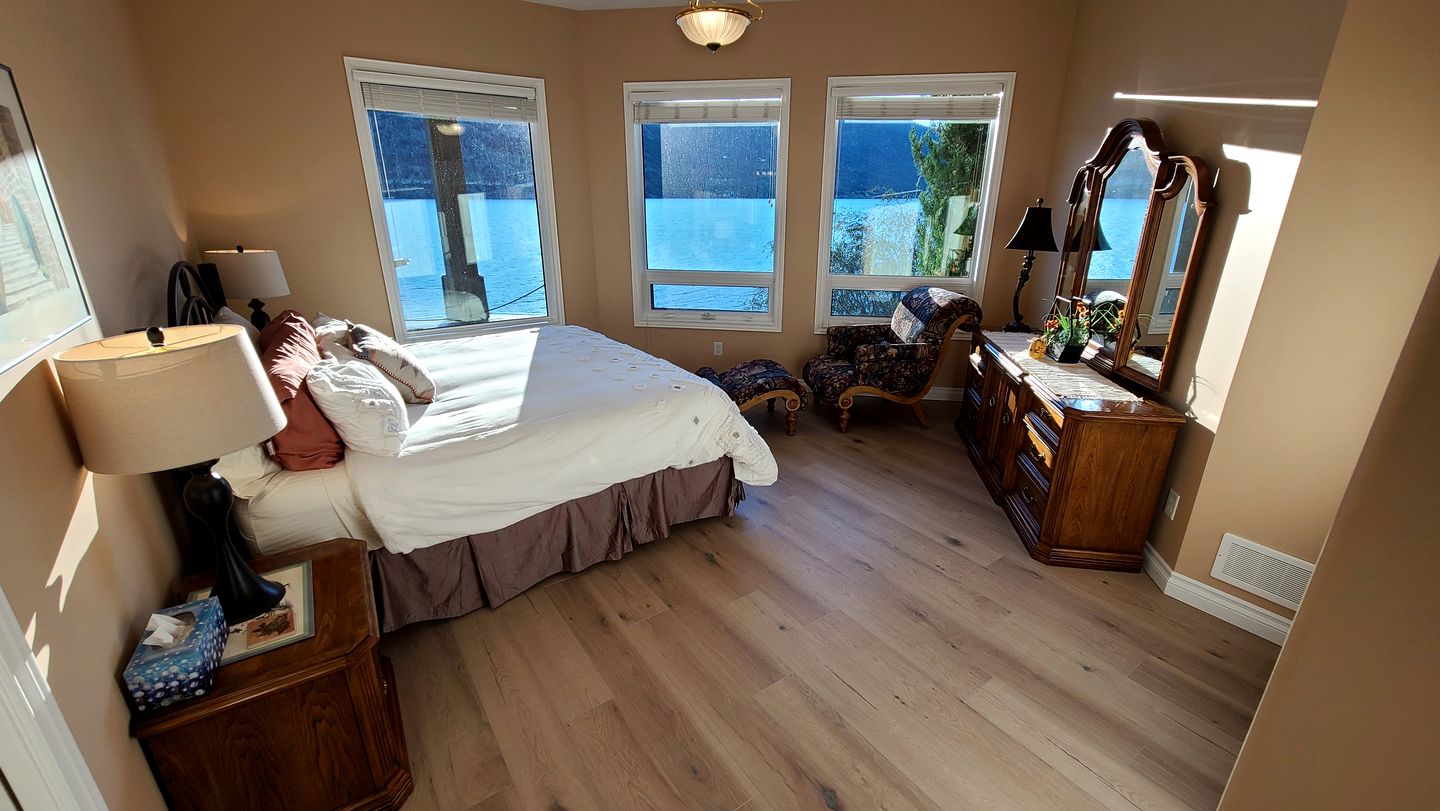 Bright and Spacious Lakefront Rental with a Private Gazebo and Dock at Kelowna, Canada