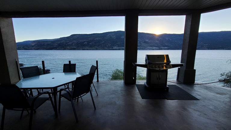 Nature Lodges (Canada, Kelowna, British Columbia)