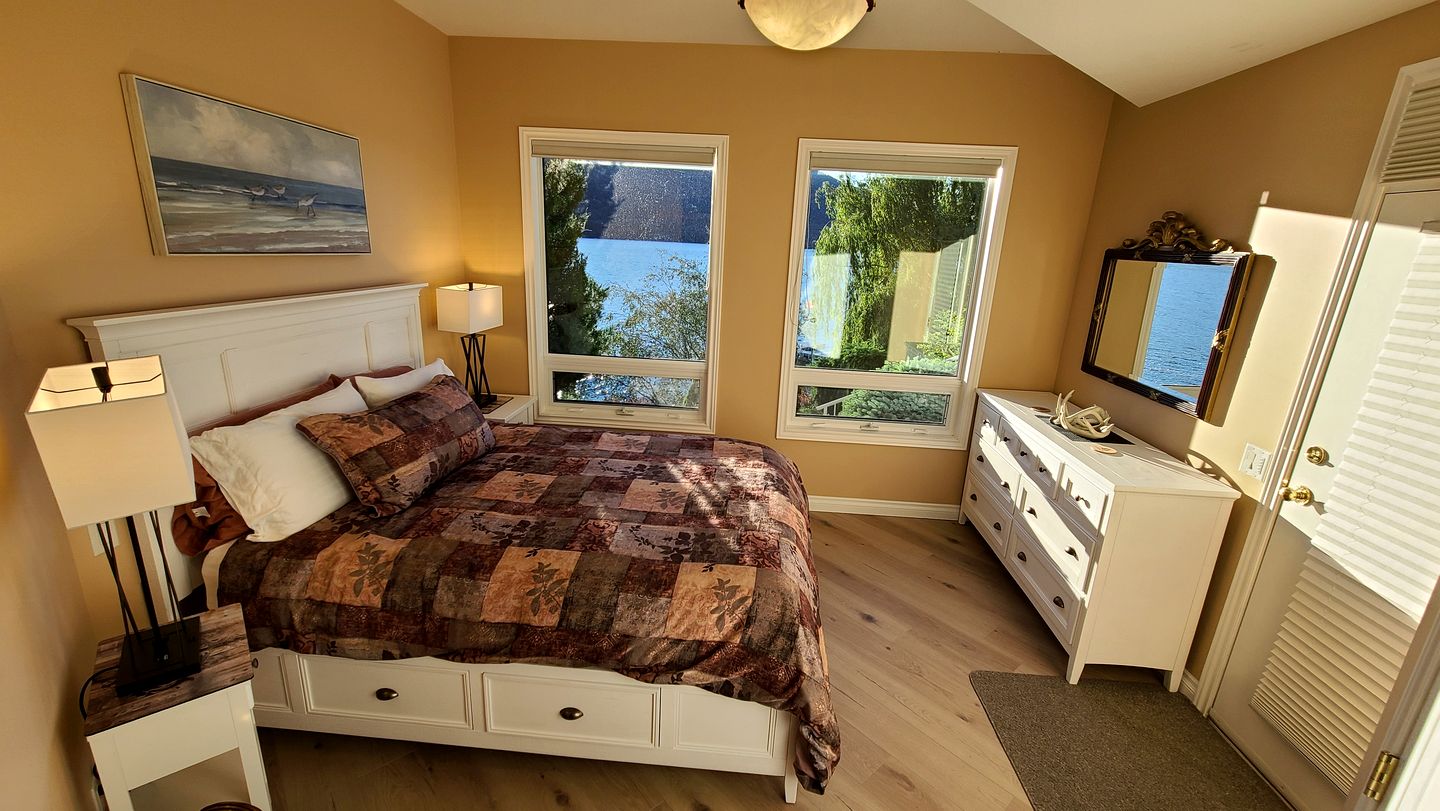 Bright and Spacious Lakefront Rental with a Private Gazebo and Dock at Kelowna, Canada