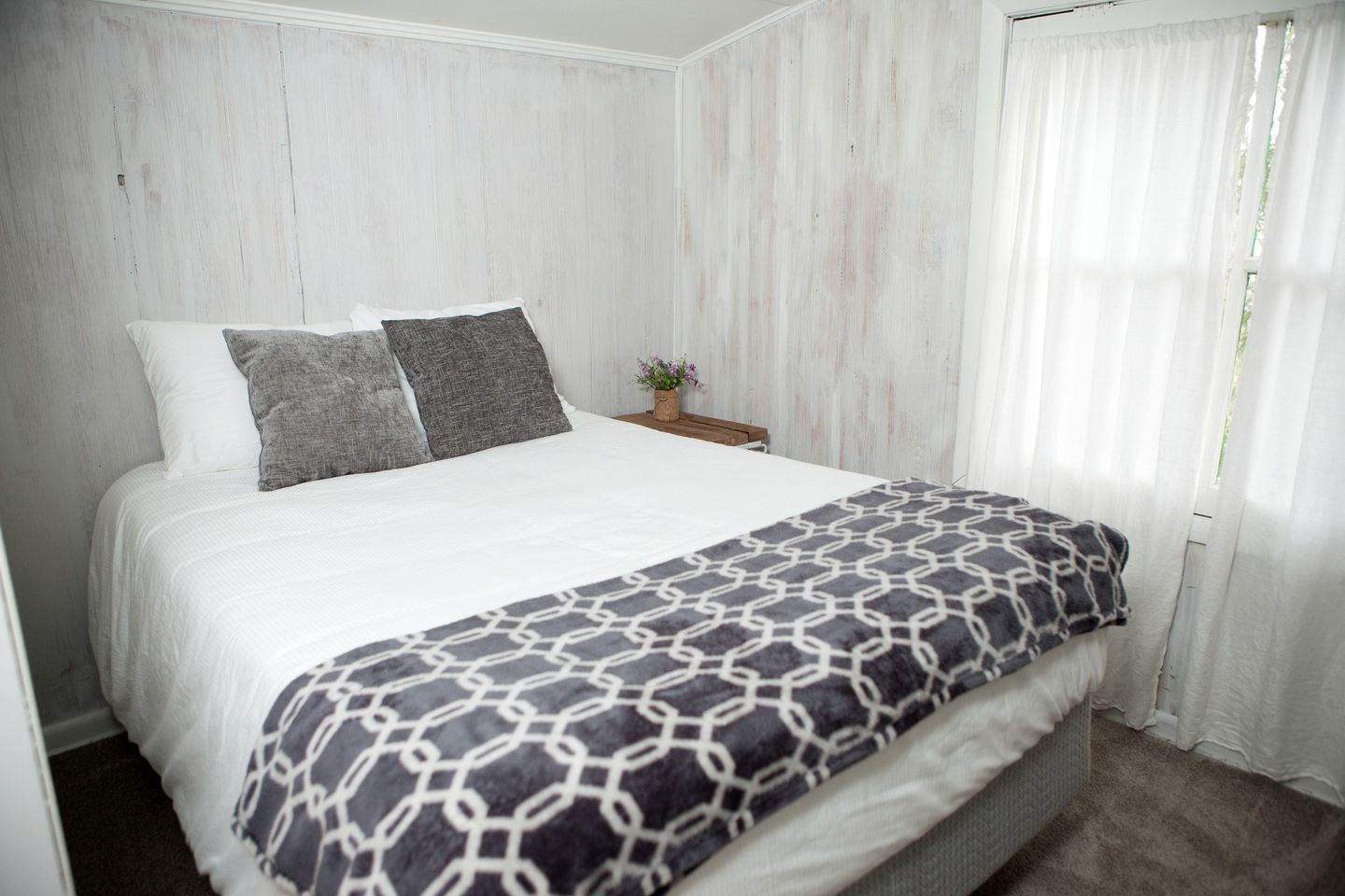 Cozy Cabin Overlooking Chequamegon Bay in Ashland, Wisconsin