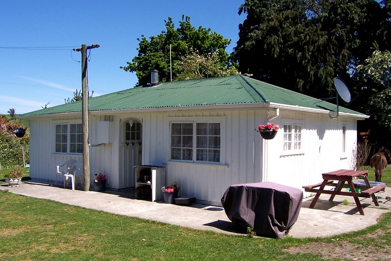 Cottages (Kaikoura, South Island, New Zealand)