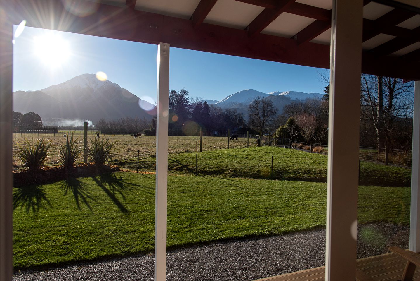 Cozy Cottage with Amazing Mountain Views in Staveley, New Zealand
