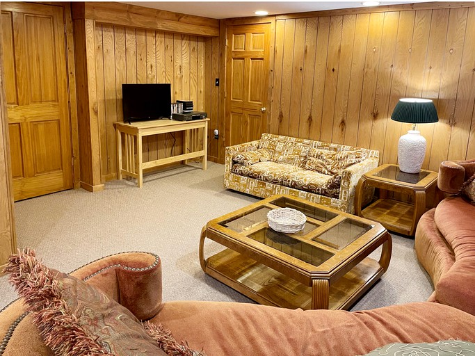 Beautiful Log Home on 15 acres on Harris Lake, Log Cabins, Coloma, United States of America