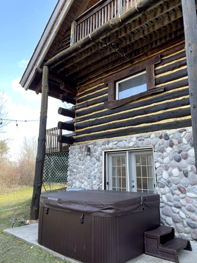 Log Cabins (United States of America, Coloma, Michigan)