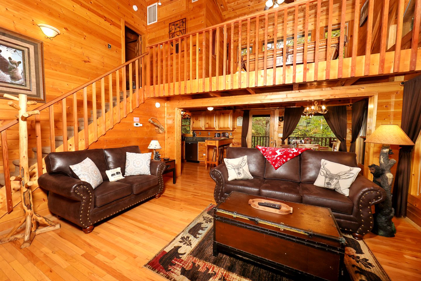 Elegant Log Cabin Rental with Outdoor Hot Tub in Sevierville, Tennessee