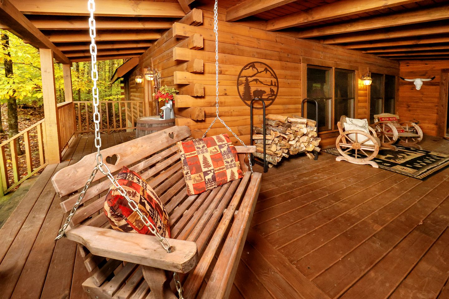 Elegant Log Cabin Rental with Outdoor Hot Tub in Sevierville, Tennessee