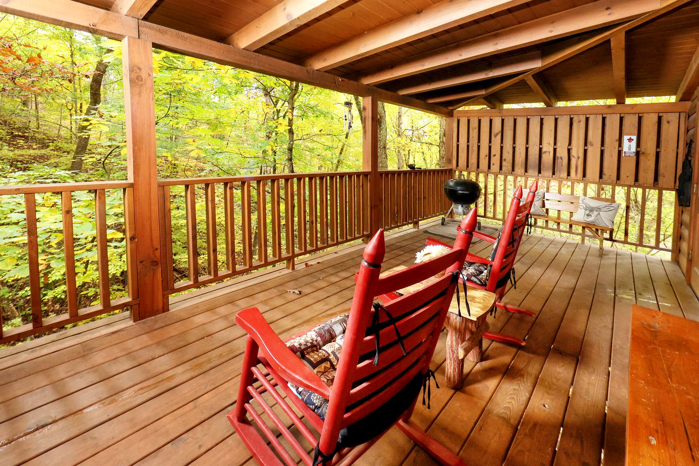 Elegant Log Cabin Rental with Outdoor Hot Tub in Sevierville, Tennessee