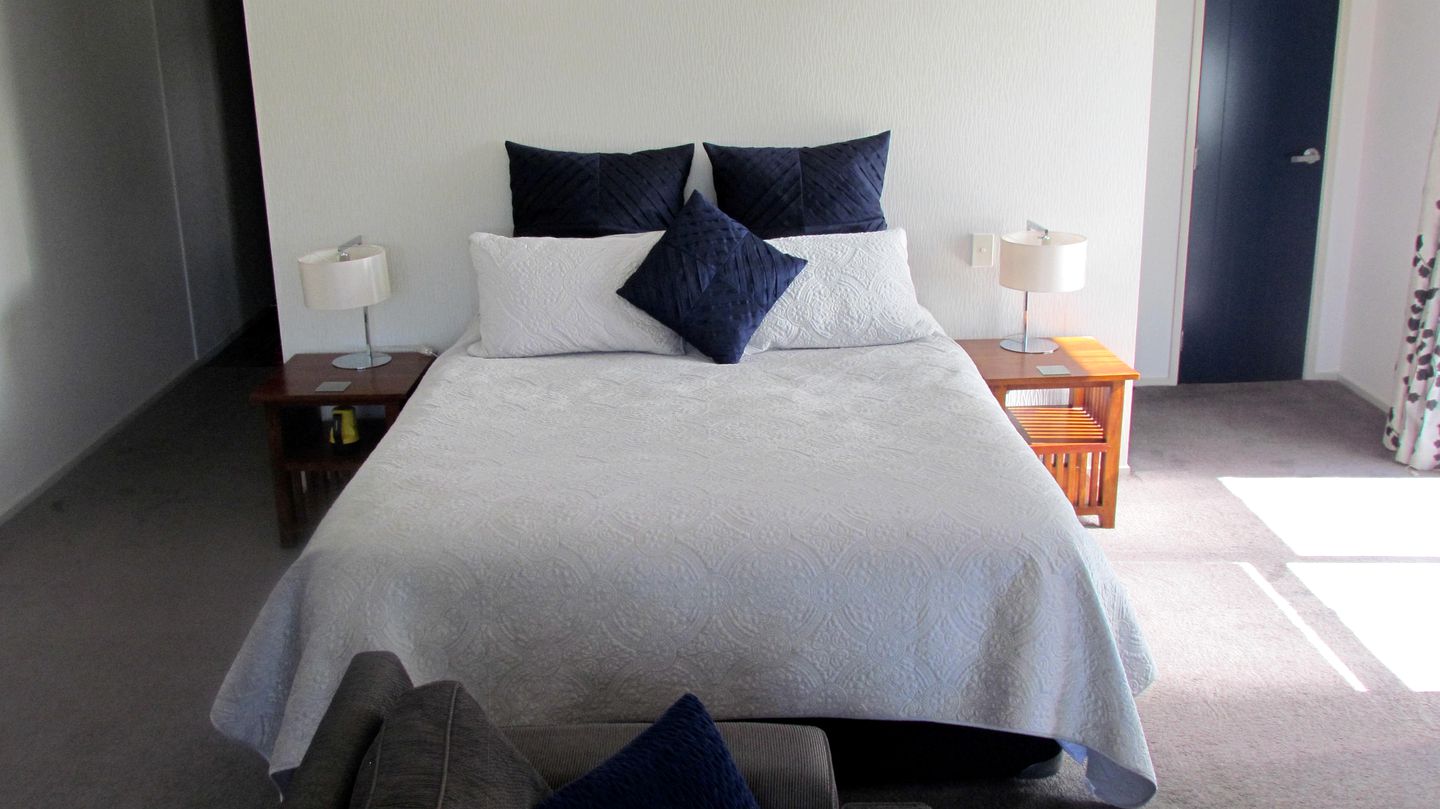 Eco-Friendly Vacation Rental with Breathtaking Vistas near Mount Ruapehu, New Zealand