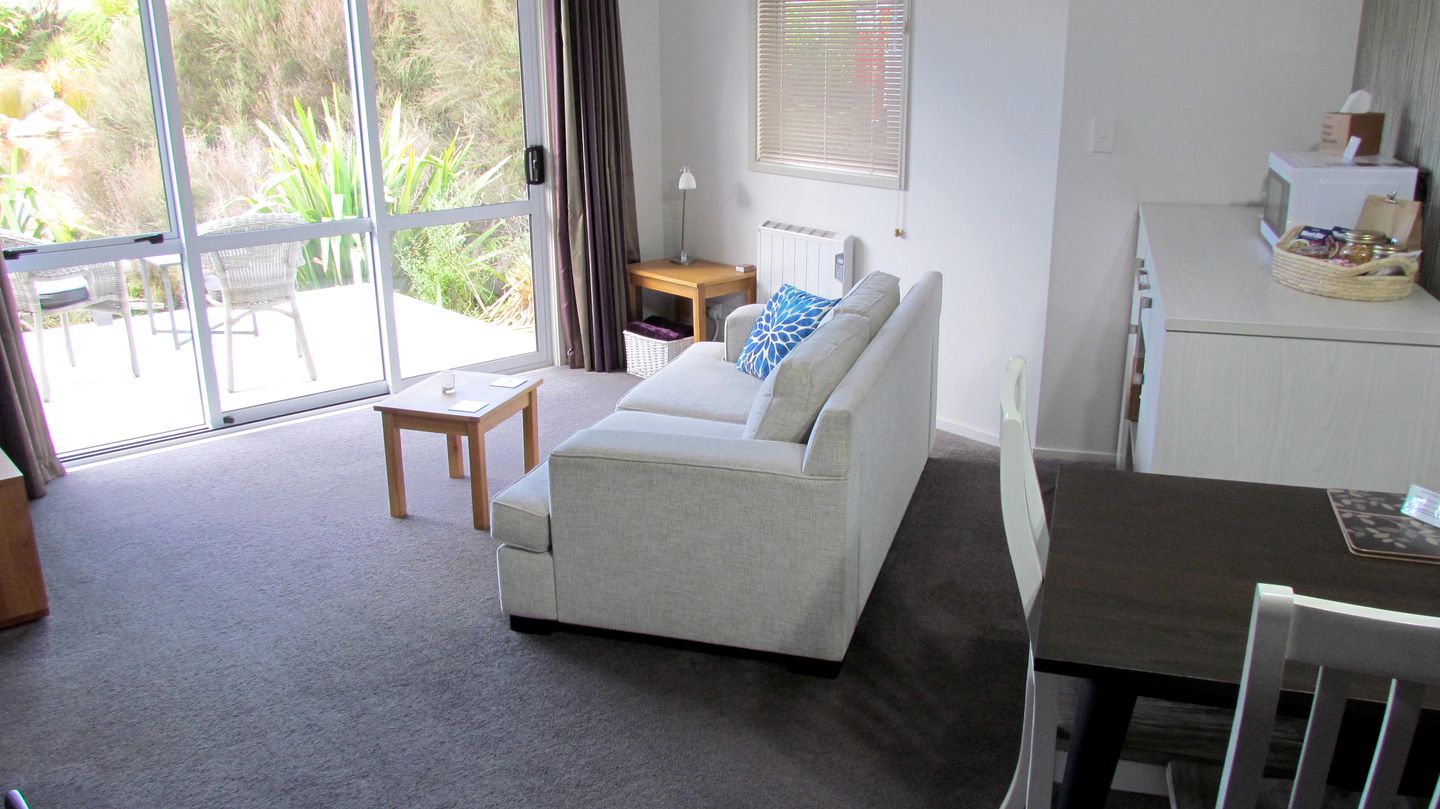 Romantic Rental with a Luxurious Hot Tub near Tongariro Crossing, New Zealand