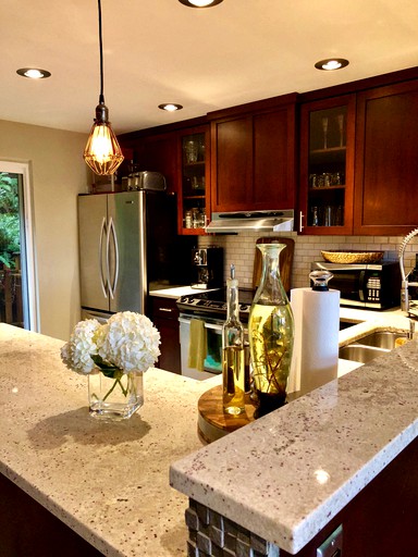 Cabins (Bellingham, Washington, United States)