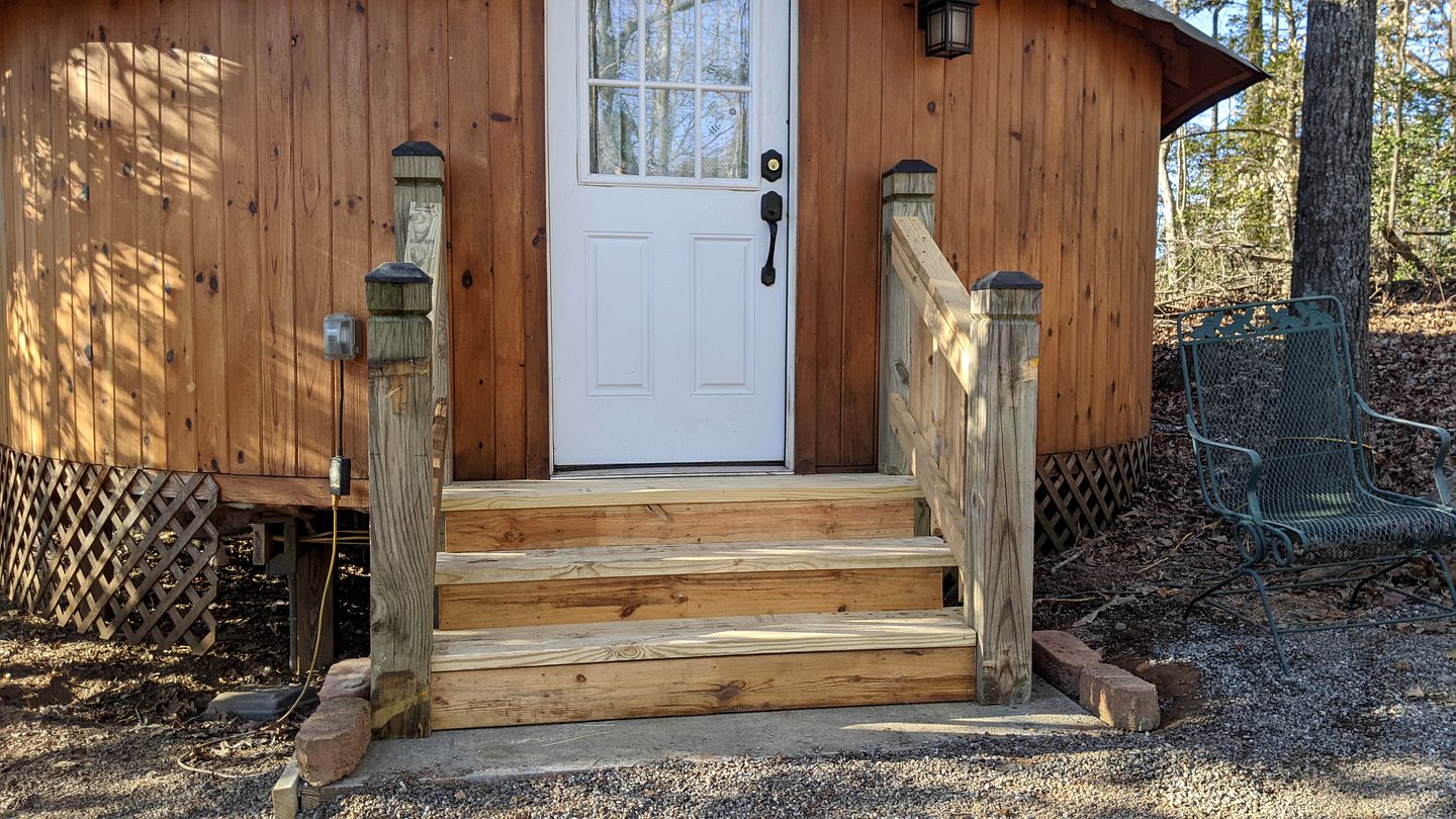 Peaceful Yurt Getaway near Lake Norman State Park, North Carolina