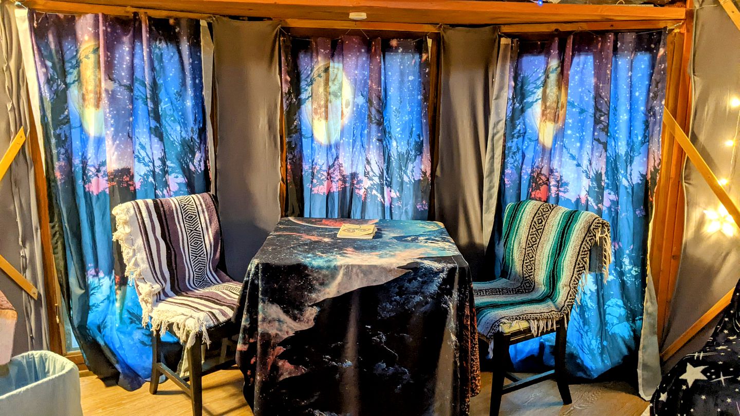 Peaceful Yurt Getaway near Lake Norman State Park, North Carolina