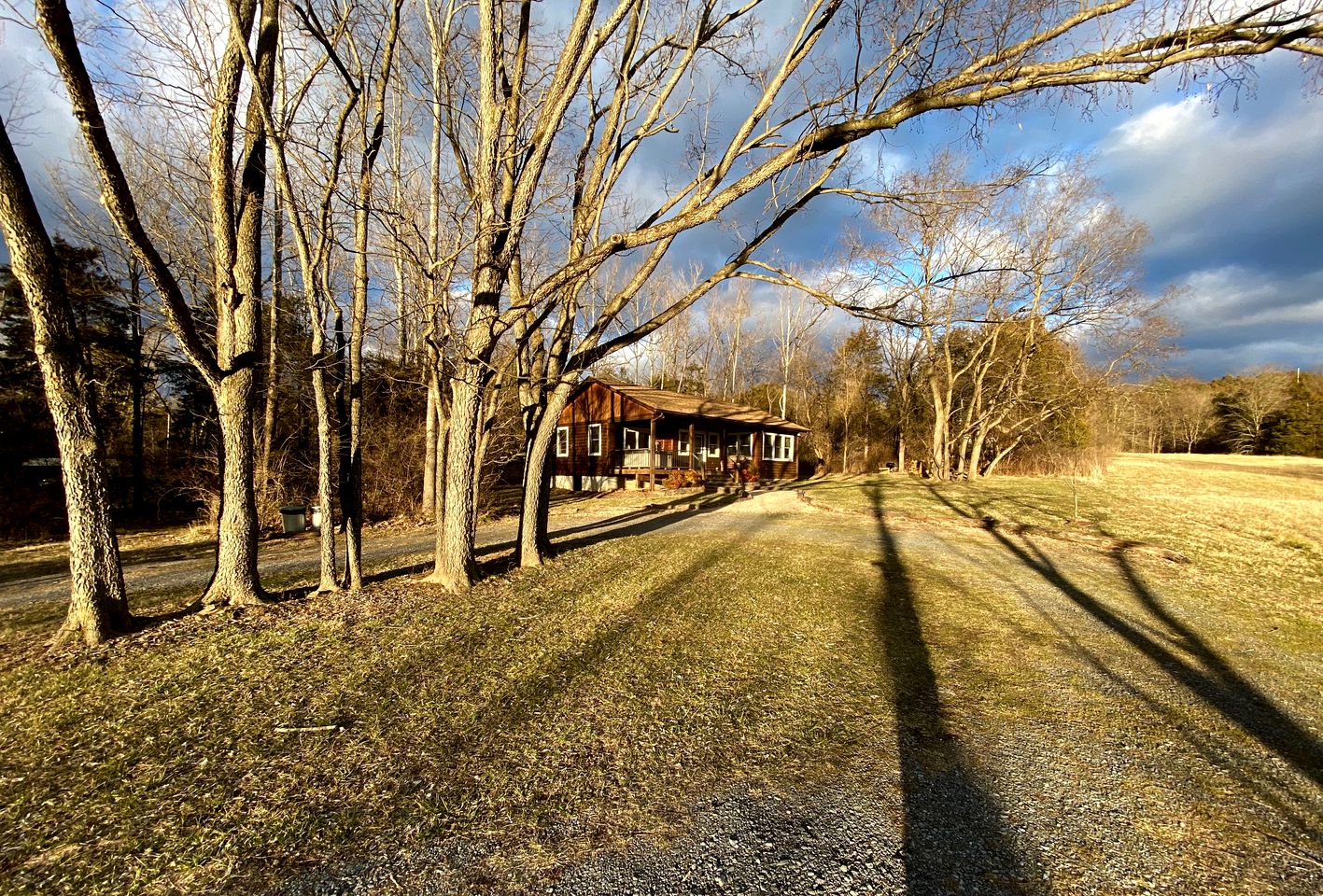 Riverfront Getaway with Mountain Views near the Shenandoah River in Virginia