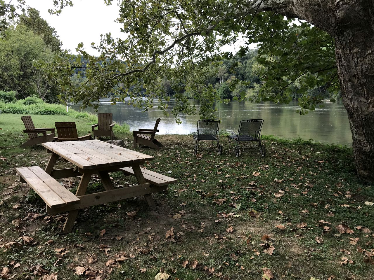 Riverfront Getaway with Mountain Views near the Shenandoah River in Virginia