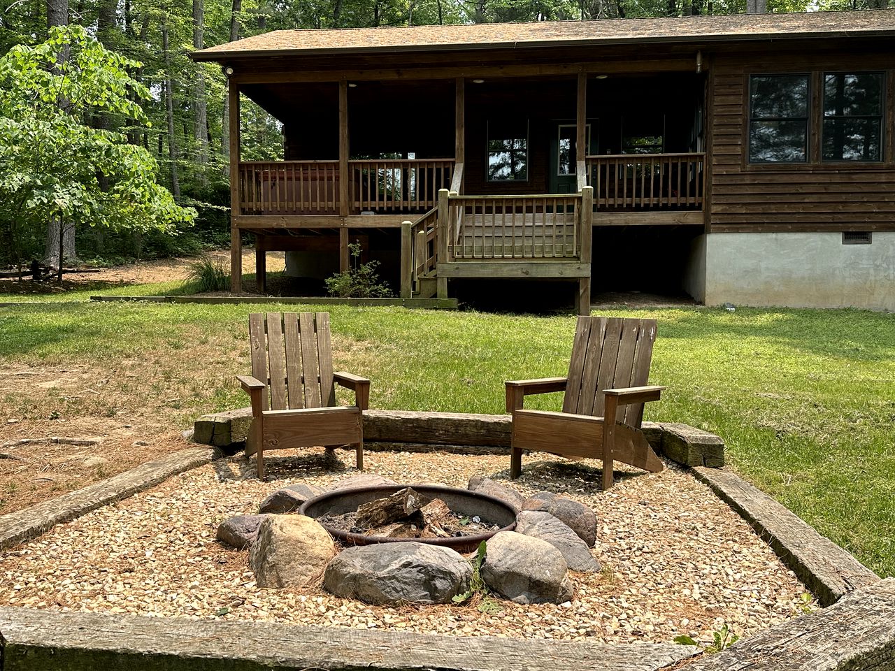 Cozy Retreat with a Private Hot Tub in Shenandoah Valley, Virginia