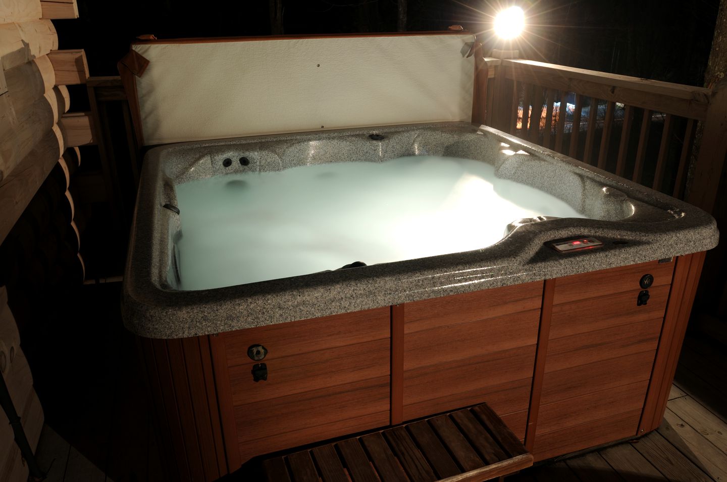 Pet-Friendly Vacation Rental with a Hot Tub near the National Forest in Beaver, West Virginia