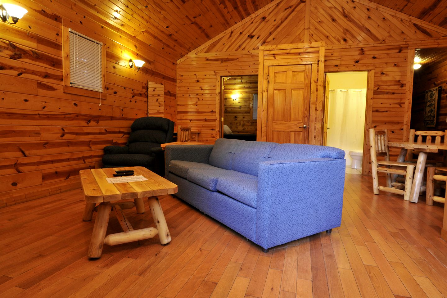 Pet-Friendly Vacation Rental with a Hot Tub near the National Forest in Beaver, West Virginia