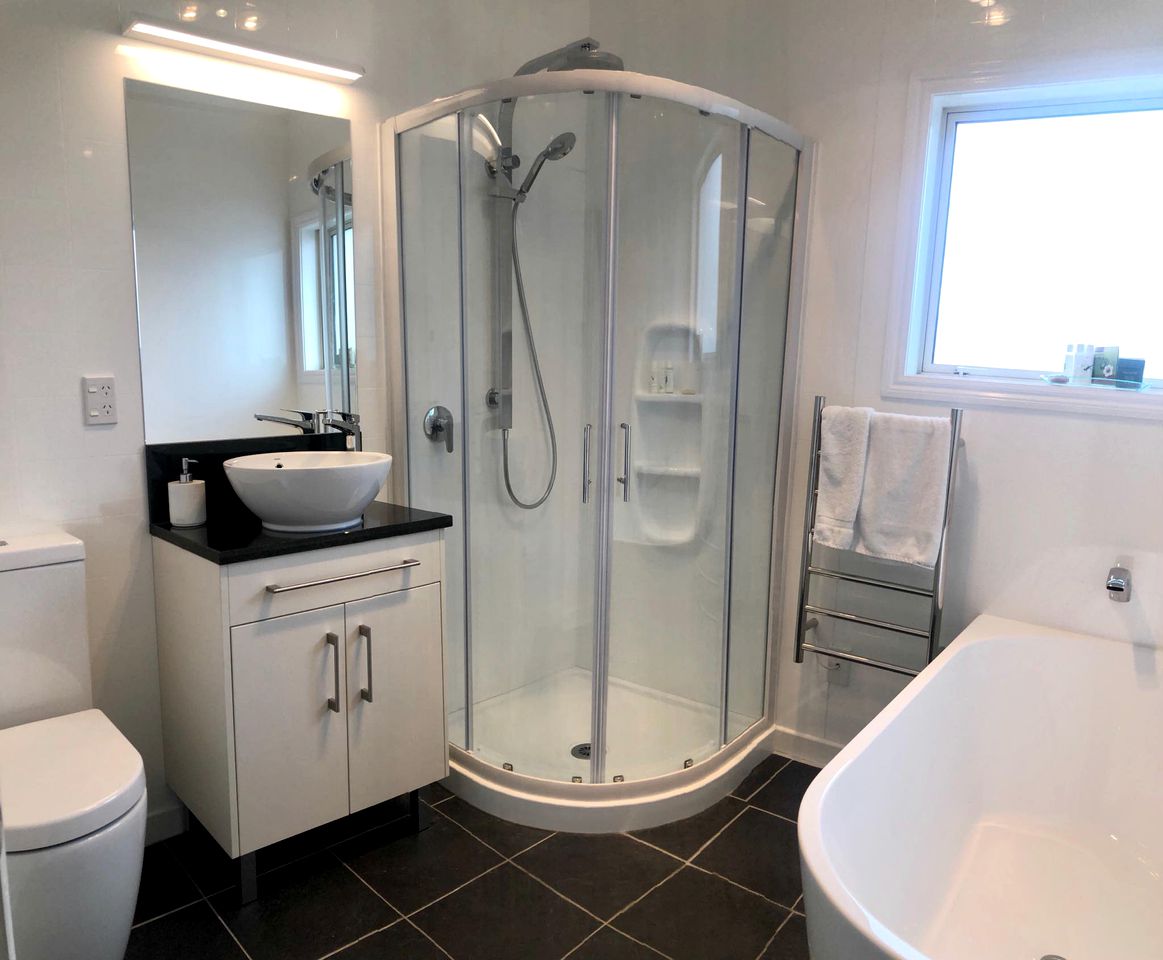 Picturesque Holiday Rental for Five near Lake Wakatipu, New Zealand