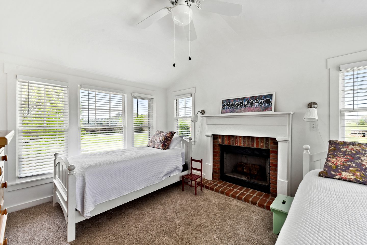 Gorgeous Farmhouse Rental for 12 Guests in Morgan County, Georgia