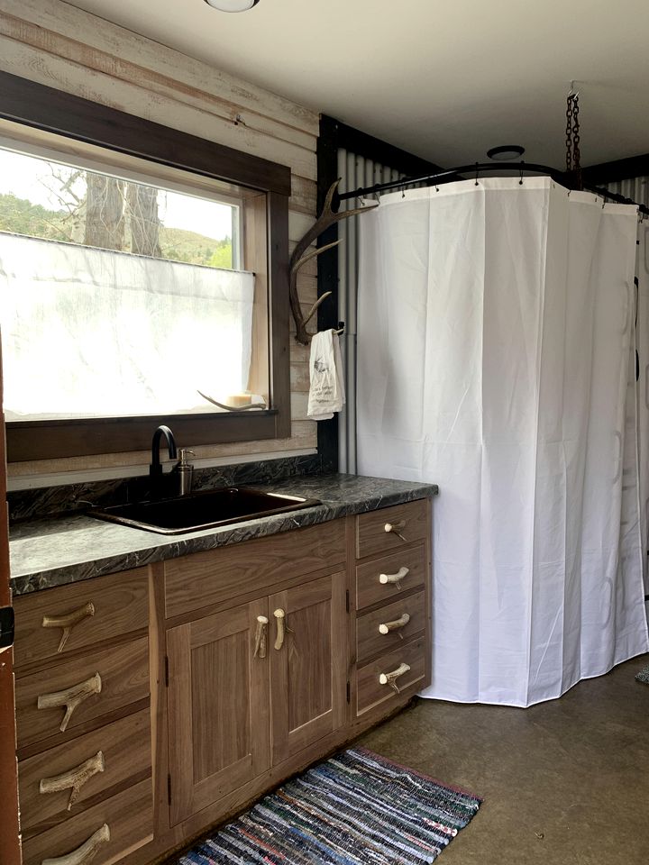 Creekside Cabin Rental Minutes from Yellowstone National Park in Gardiner, Montana