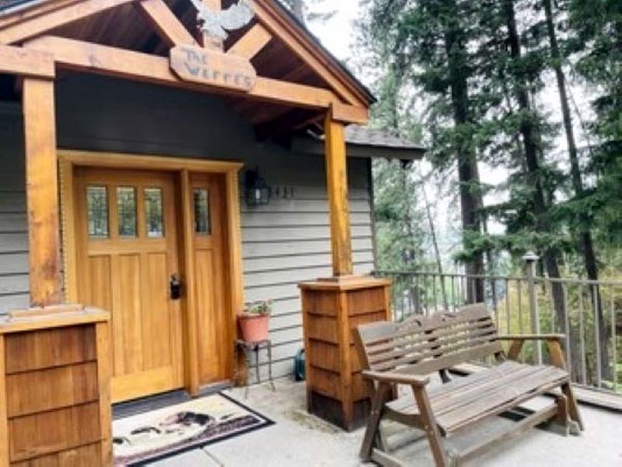 Cozy Lake View Woodland Cabin Rental in Coeur d'Alene, Idaho
