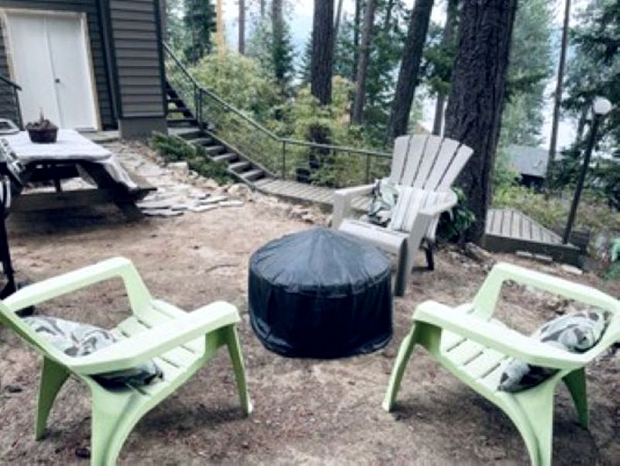 Cozy Lake View Woodland Cabin Rental in Coeur d'Alene, Idaho