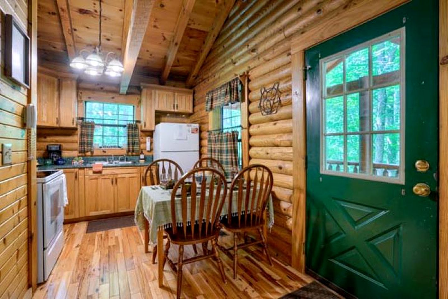 Stunning Cabin Rental in Ohio with Outdoor Hot Tub