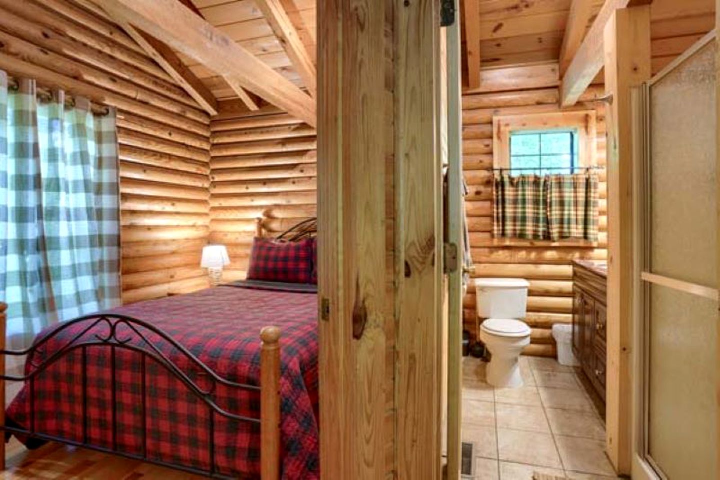 Stunning Cabin Rental in Ohio with Outdoor Hot Tub