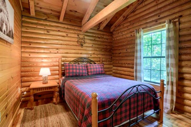 Cabins (United States of America, Logan, Ohio)