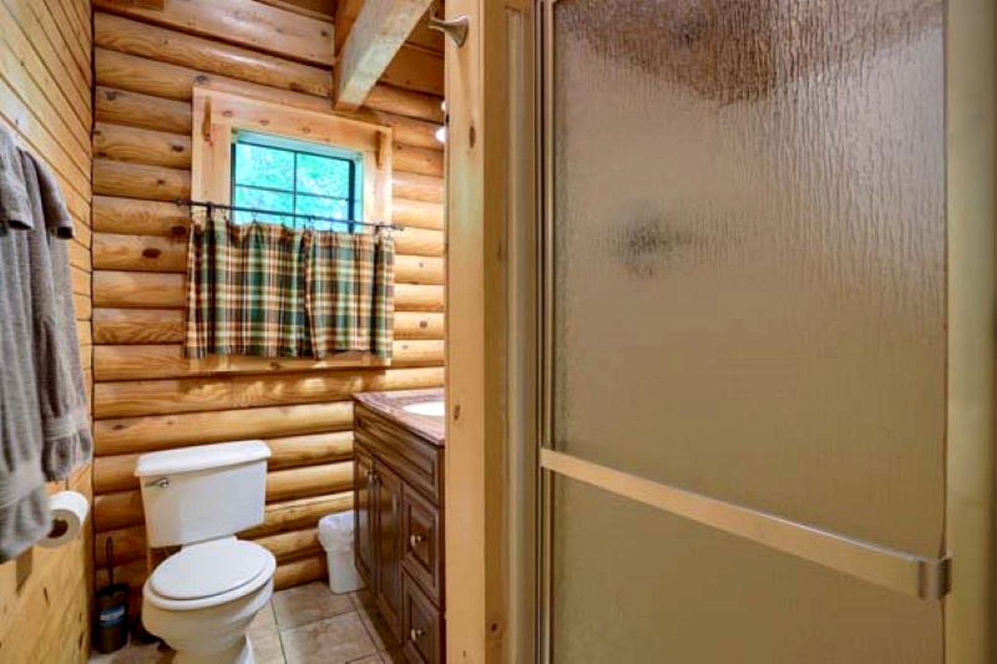 Stunning Cabin Rental in Ohio with Outdoor Hot Tub