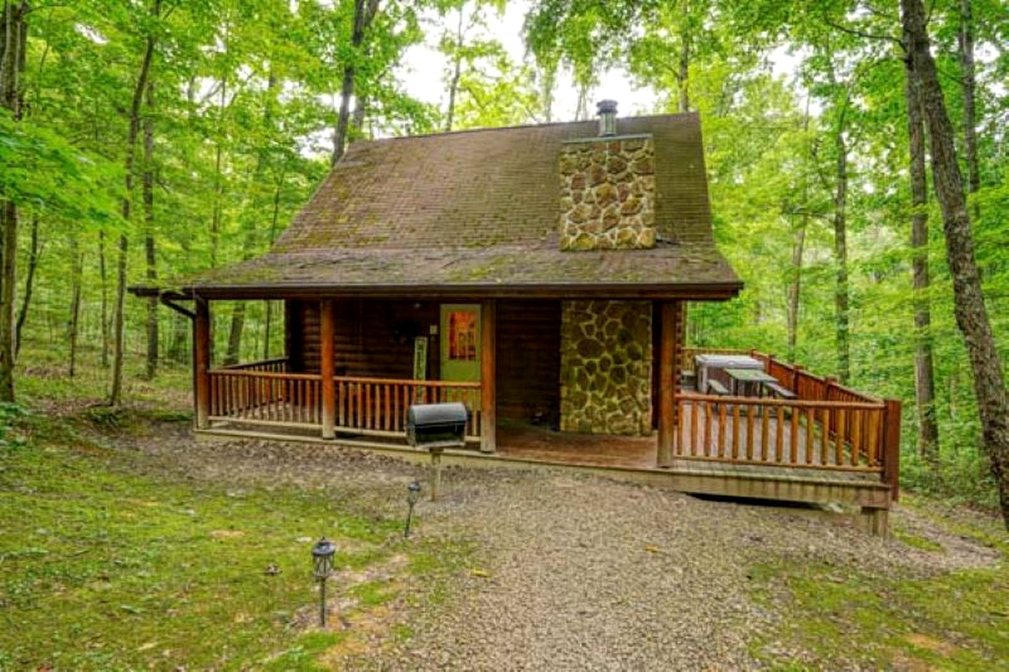 Beautiful Cabin For Rent in Hocking Hills Region of Ohio