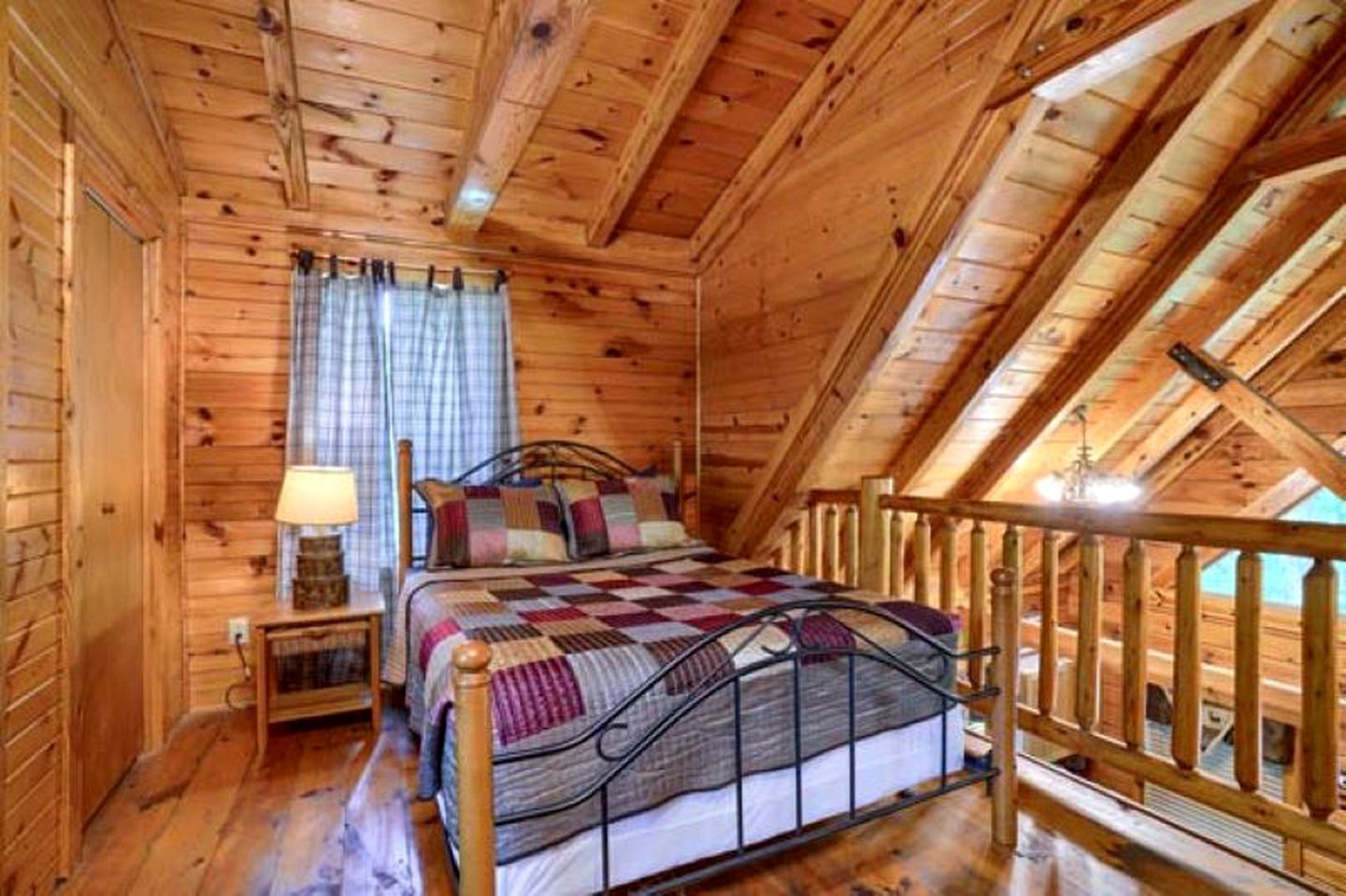 Beautiful Cabin For Rent in Hocking Hills Region of Ohio