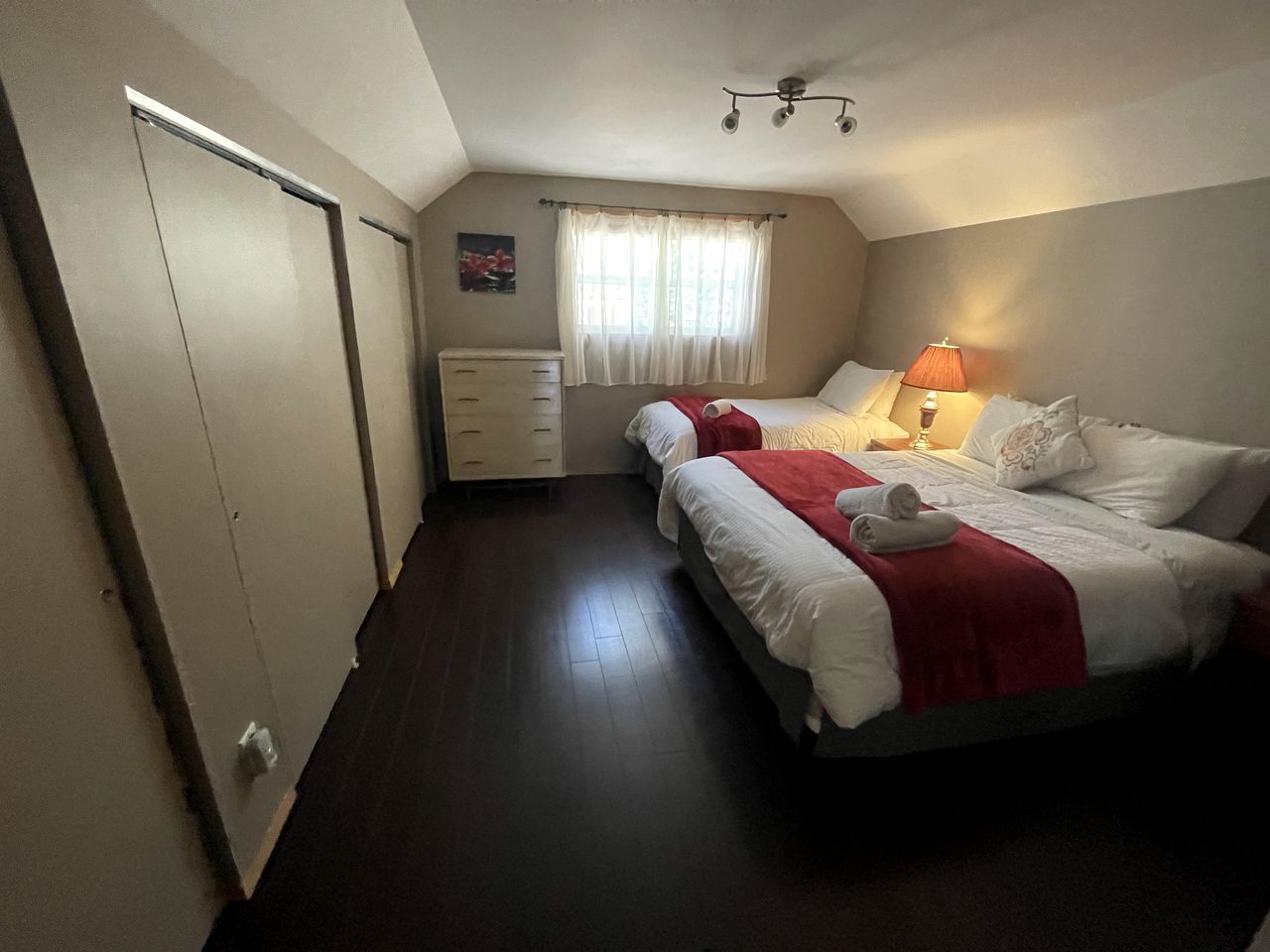 Spacious Pet-Friendly Vacation Rental for Upto 10, with Hot Tub in Golden, British Columbia