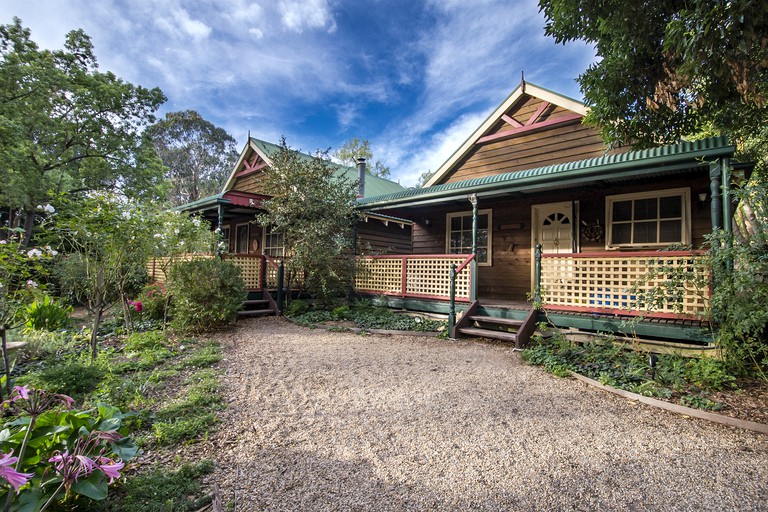 Cottages (Trawool, Victoria, Australia)