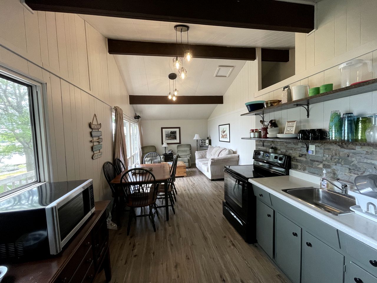 Spacious Lakeside Cottage Overlooking Georgian Bay on Lake Huron, Ontario