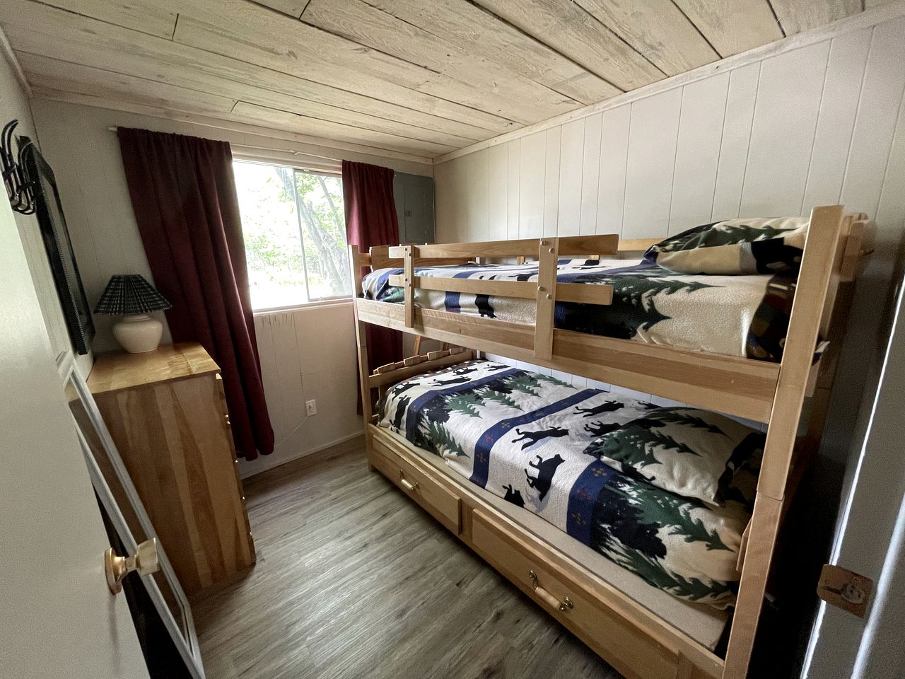 Spacious Lakeside Cottage Overlooking Georgian Bay on Lake Huron, Ontario