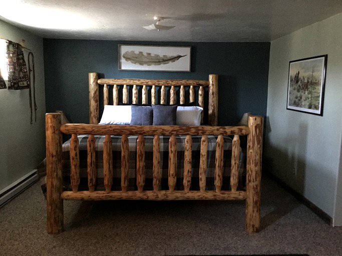 Cabins (Glen, Montana, United States of America)