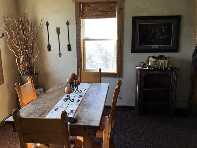 Cabins (Glen, Montana, United States of America)