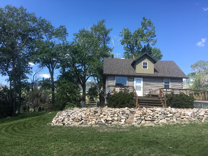 Cabins (Glen, Montana, United States of America)