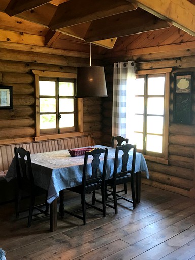 Log Cabins (Clarence Creek, Ontario, Canada)