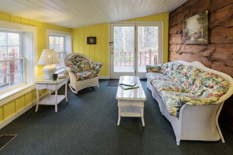 Cabins (Somerset, Pennsylvania, United States of America)